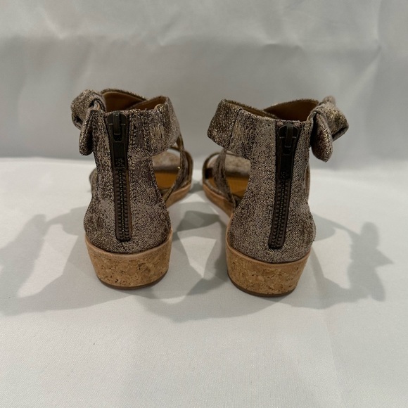 NIB Corso Como Rasque Rose Metallic Brocade Sandals Size 7 - Picture 3 of 7